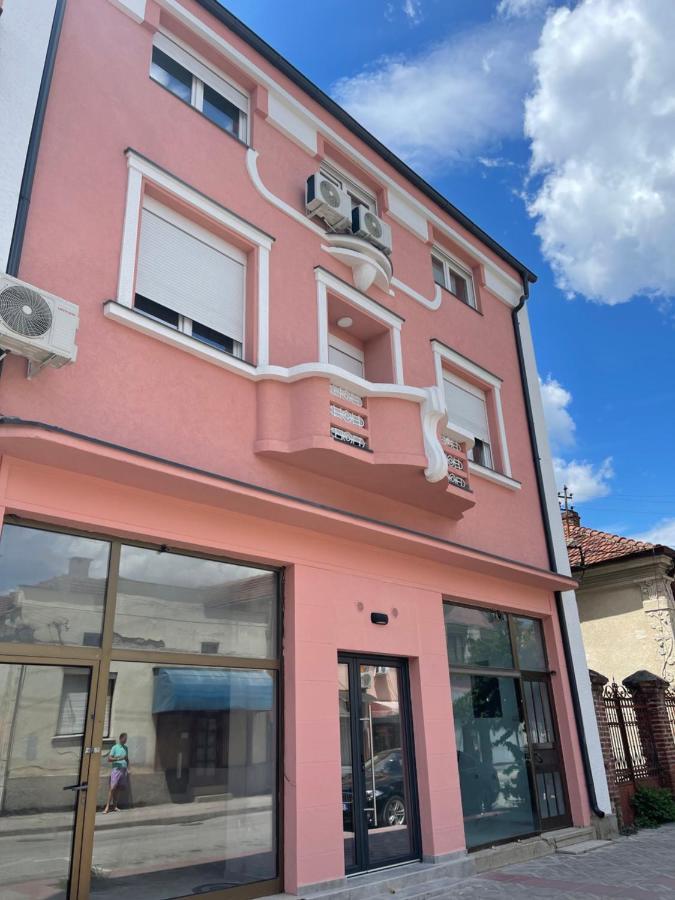 Pink House Apartments Jagodina Exteriér fotografie