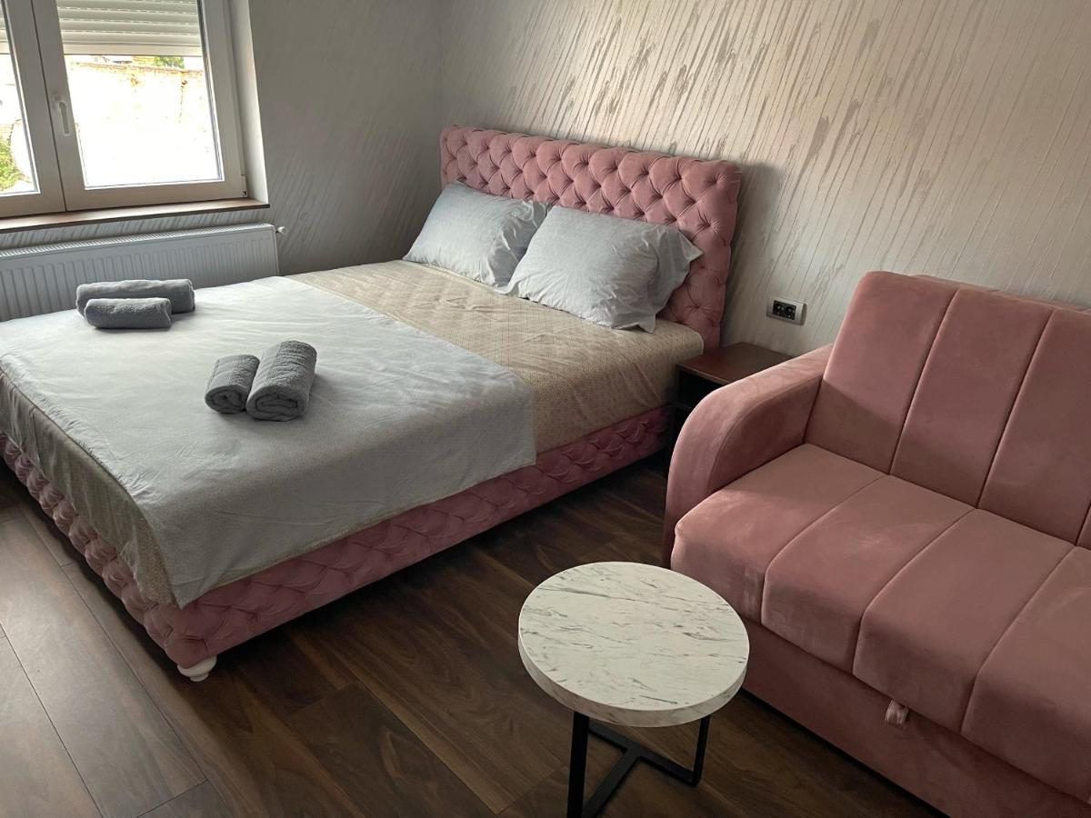 Pink House Apartments Jagodina Exteriér fotografie